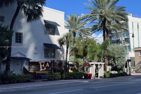 Condominio en alquiler en Miami Beach, Florida, 2 dormitorios, 131.46 m2 № 2012908 - foto 30