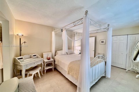 Condominio en alquiler en Miami Beach, Florida, 2 dormitorios, 131.46 m2 № 2012908 - foto 2