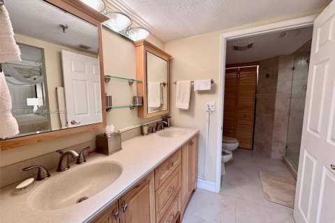 Condominio en alquiler en Miami Beach, Florida, 2 dormitorios, 131.46 m2 № 2012908 - foto 6