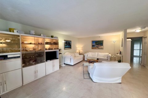 Condominio en alquiler en Miami Beach, Florida, 2 dormitorios, 131.46 m2 № 2012908 - foto 9