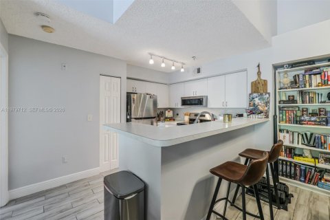 Condominio en venta en Miramar, Florida, 2 dormitorios, 91.32 m2 № 2047319 - foto 17