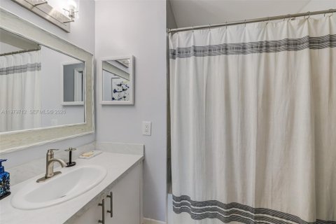 Condominio en venta en Miramar, Florida, 2 dormitorios, 91.32 m2 № 2047319 - foto 28