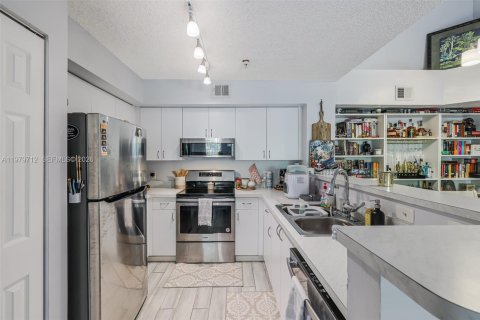 Condominio en venta en Miramar, Florida, 2 dormitorios, 91.32 m2 № 2047319 - foto 18