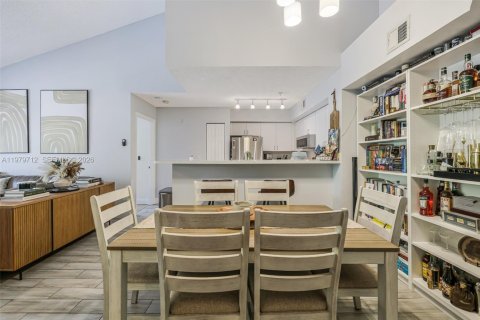 Condominio en venta en Miramar, Florida, 2 dormitorios, 91.32 m2 № 2047319 - foto 9