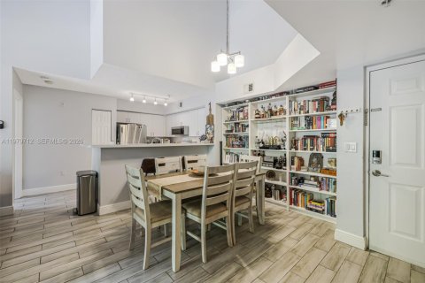 Condominio en venta en Miramar, Florida, 2 dormitorios, 91.32 m2 № 2047319 - foto 10