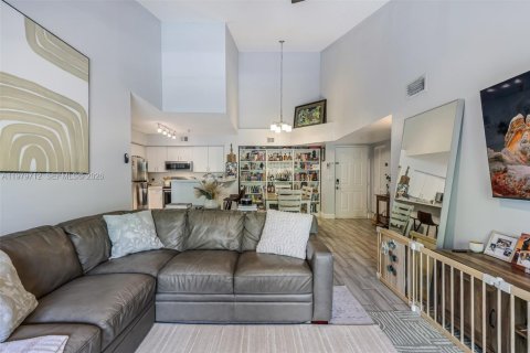 Condominio en venta en Miramar, Florida, 2 dormitorios, 91.32 m2 № 2047319 - foto 15