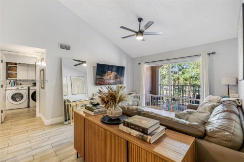 Condominio en venta en Miramar, Florida, 2 dormitorios, 91.32 m2 № 2047319 - foto 12