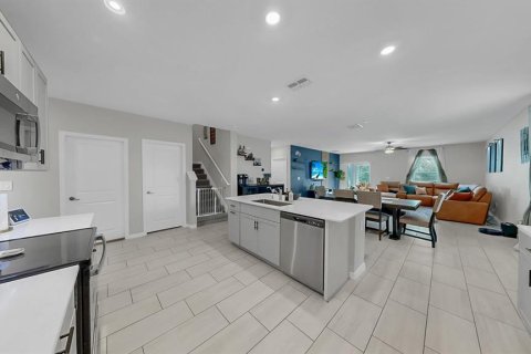 Купить виллу или дом в Ривервью, Флорида 12 комнат, 273.97м2, № 1903998 - фото 9