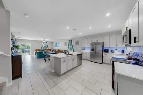 Casa en venta en Riverview, Florida, 5 dormitorios, 273.97 m2 № 1903998 - foto 7