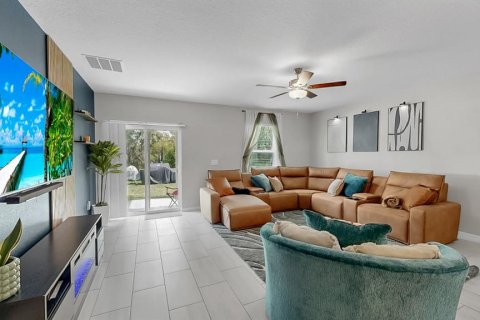 House in Riverview, Florida 5 bedrooms, 273.97 sq.m. № 1903998 - photo 16