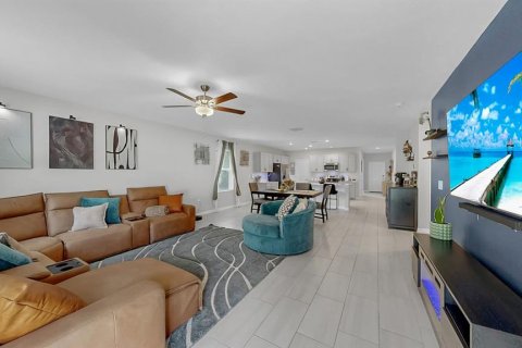 Casa en venta en Riverview, Florida, 5 dormitorios, 273.97 m2 № 1903998 - foto 17