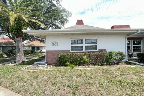 Condo in Holiday, Florida, 2 bedrooms № 2233822 - photo 3