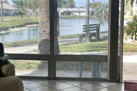 Condo in Holiday, Florida, 2 bedrooms № 2233822