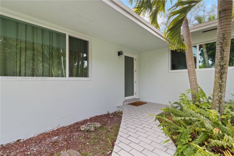 House in Palmetto Bay, Florida 3 bedrooms, 151.71 sq.m. № 1848310 - photo 21