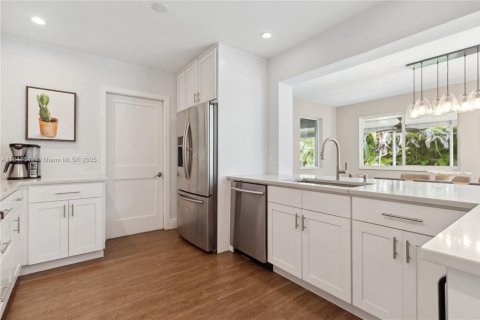 House in Palmetto Bay, Florida 3 bedrooms, 151.71 sq.m. № 1848310 - photo 4