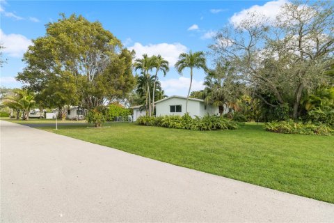House in Palmetto Bay, Florida 3 bedrooms, 151.71 sq.m. № 1848310 - photo 22