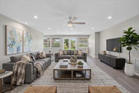 Villa ou maison à vendre à Ruskin, Floride: 11 chambres, 657.19 m2 № 2426950 - photo 13
