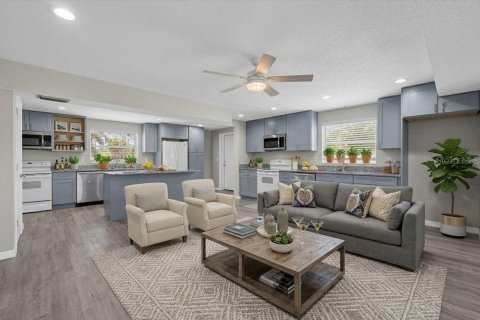 Villa ou maison à vendre à Ruskin, Floride: 11 chambres, 657.19 m2 № 2426950 - photo 4
