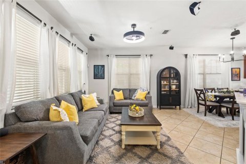 Adosado en venta en Orlando, Florida, 4 dormitorios, 148.18 m2 № 2203766 - foto 5