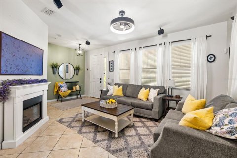 Adosado en venta en Orlando, Florida, 4 dormitorios, 148.18 m2 № 2203766 - foto 12