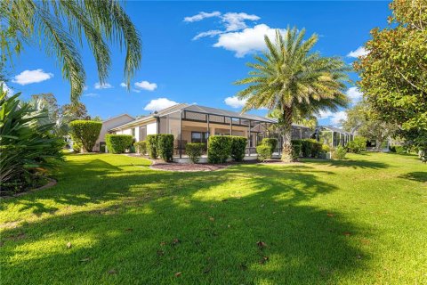 House in The Villages, Florida 3 bedrooms, 185.8 sq.m. № 1883045 - photo 5