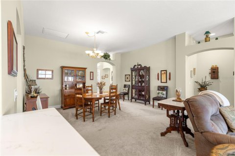 House in The Villages, Florida 3 bedrooms, 185.8 sq.m. № 1883045 - photo 14