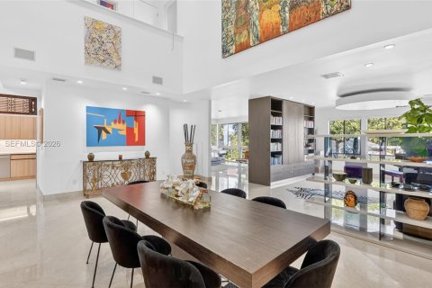 Adosado en Miami, Florida 4 dormitorios, 346.06 m2 № 2056570