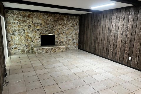 Villa ou maison à louer à Pinecrest, Floride: 5 chambres, 396.69 m2 № 1948163 - photo 20