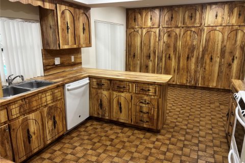 Villa ou maison à louer à Pinecrest, Floride: 5 chambres, 396.69 m2 № 1948163 - photo 5