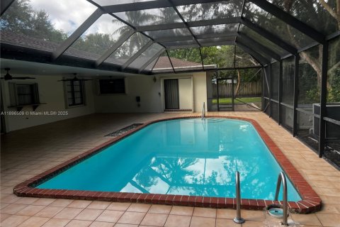 Villa ou maison à louer à Pinecrest, Floride: 5 chambres, 396.69 m2 № 1948163 - photo 22