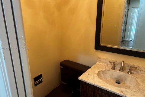 Villa ou maison à louer à Pinecrest, Floride: 5 chambres, 396.69 m2 № 1948163 - photo 19