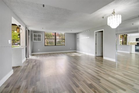 Condominio en venta en Miami, Florida, 2 dormitorios, 111.2 m2 № 1775936 - foto 19