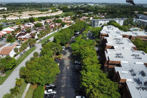 Condominio en venta en Miami, Florida, 2 dormitorios, 111.2 m2 № 1775936 - foto 29