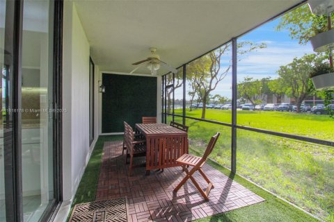 Condominio en venta en Miami, Florida, 2 dormitorios, 111.2 m2 № 1775936 - foto 22