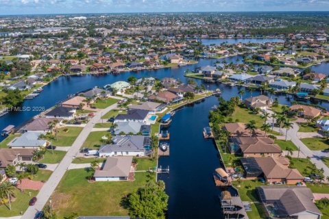 Villa ou maison à vendre à Cape Coral, Floride: 3 chambres, 130.53 m2 № 2089603 - photo 8