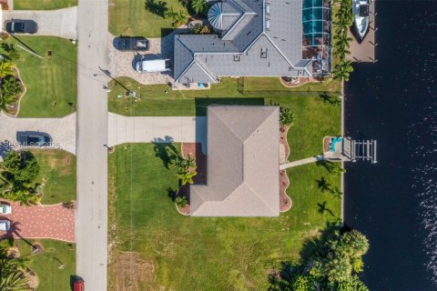 Villa ou maison à vendre à Cape Coral, Floride: 3 chambres, 130.53 m2 № 2089603 - photo 4