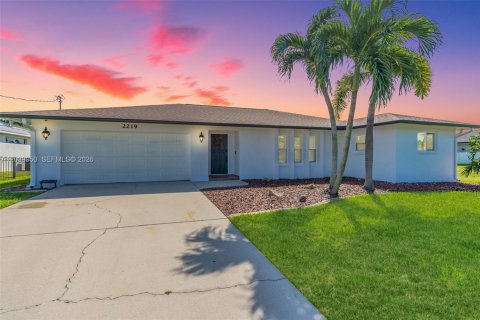 Villa ou maison à Cape Coral, Floride 3 chambres, 130.53 m2 № 2089603