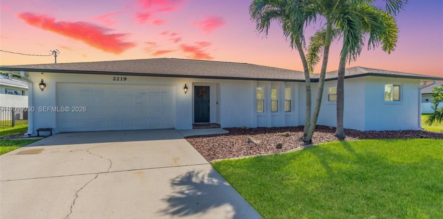 Villa ou maison à Cape Coral, Floride 3 chambres, 130.53 m2 № 2089603