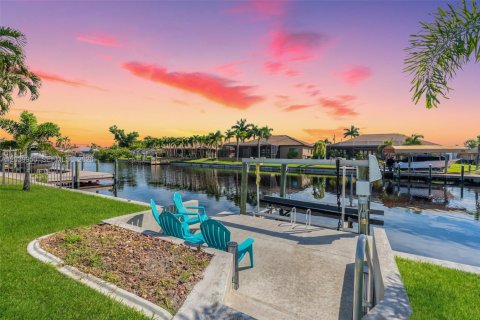 Villa ou maison à vendre à Cape Coral, Floride: 3 chambres, 130.53 m2 № 2089603 - photo 2