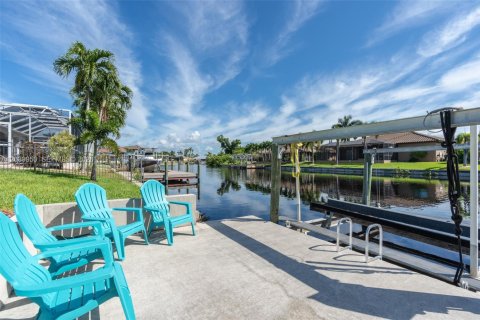 Villa ou maison à vendre à Cape Coral, Floride: 3 chambres, 130.53 m2 № 2089603 - photo 16