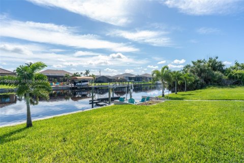 Villa ou maison à vendre à Cape Coral, Floride: 3 chambres, 130.53 m2 № 2089603 - photo 18