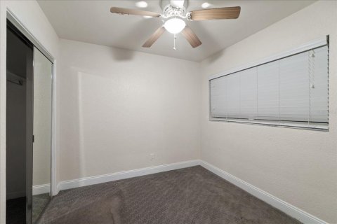 House in Saint Petersburg, Florida 3 bedrooms, 142.7 sq.m. № 1907514 - photo 20