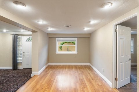 House in Saint Petersburg, Florida 3 bedrooms, 142.7 sq.m. № 1907514 - photo 17