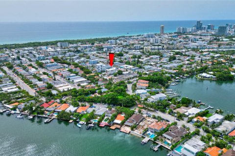 Condominio en alquiler en Miami Beach, Florida, 3 dormitorios № 2055155 - foto 2