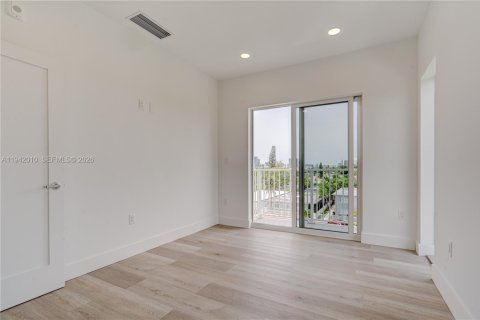 Condominio en alquiler en Miami Beach, Florida, 3 dormitorios № 2055155 - foto 7