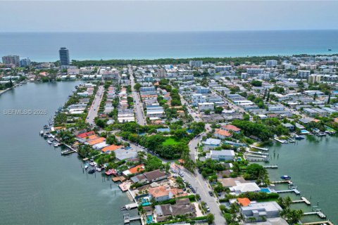 Condominio en Miami Beach, Florida, 3 dormitorios  № 2055155