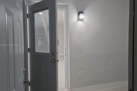 Casa en venta en Hialeah, Florida, 3 dormitorios, 101.64 m2 № 1785886 - foto 24