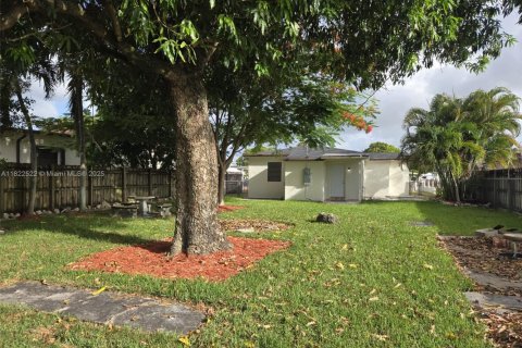 Casa en venta en Hialeah, Florida, 3 dormitorios, 101.64 m2 № 1785886 - foto 17