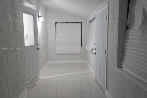Casa en venta en Hialeah, Florida, 3 dormitorios, 101.64 m2 № 1785886 - foto 26