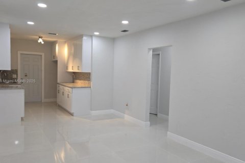 Casa en venta en Hialeah, Florida, 3 dormitorios, 101.64 m2 № 1785886 - foto 23